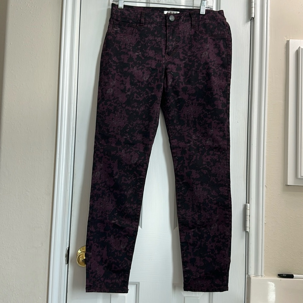 Size 8 CAbi Jeggings, camo print